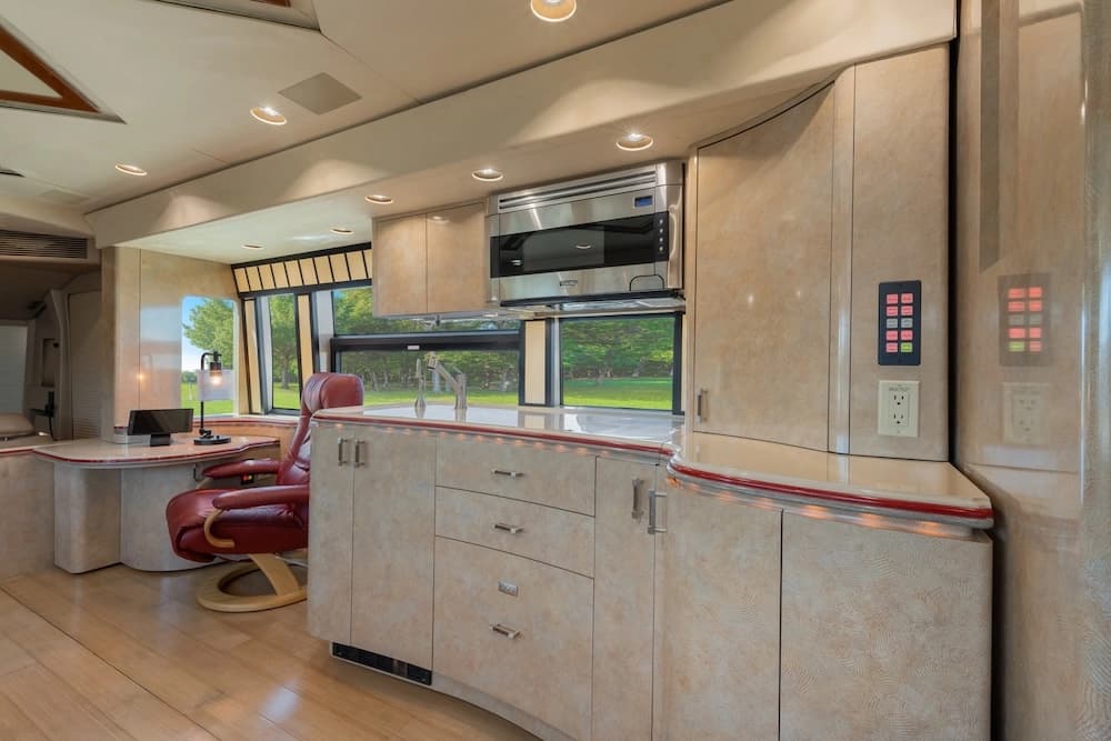 2009 Prevost Marathon H3-45 Motorcoach - Thumbnail 14 2009 Prevost Marathon H3-45 Motorcoach - Thumbnail 14