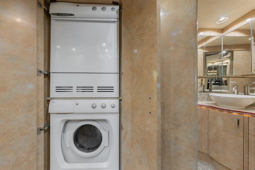 2009 Prevost Marathon H3-45 Motorcoach - Thumbnail 18 2009 Prevost Marathon H3-45 Motorcoach - Thumbnail 18