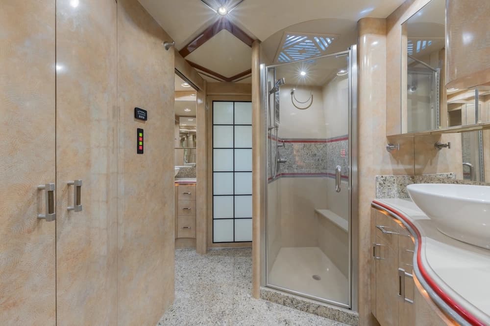 2009 Prevost Marathon H3-45 Motorcoach - Thumbnail 19 2009 Prevost Marathon H3-45 Motorcoach - Thumbnail 19