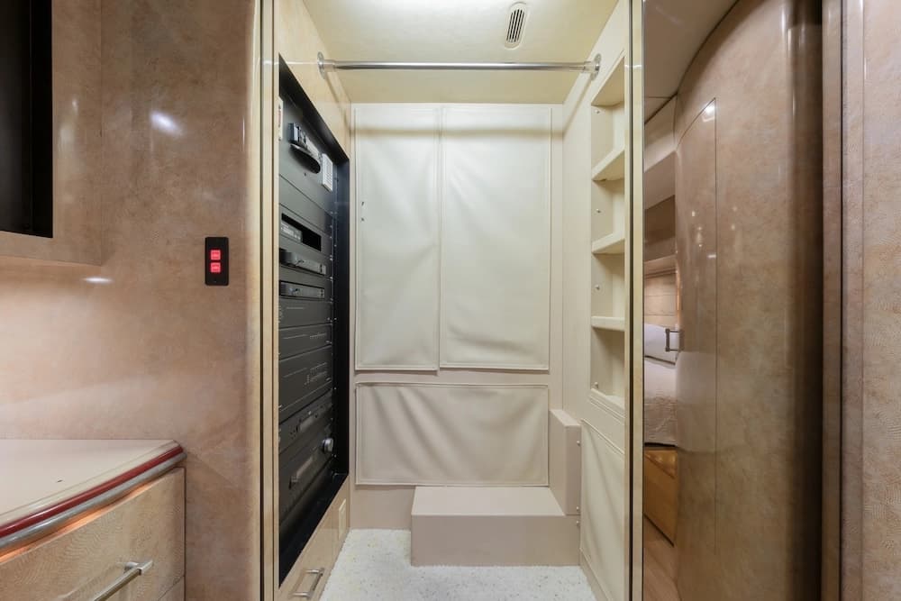 2009 Prevost Marathon H3-45 Motorcoach - Thumbnail 31 2009 Prevost Marathon H3-45 Motorcoach - Thumbnail 31