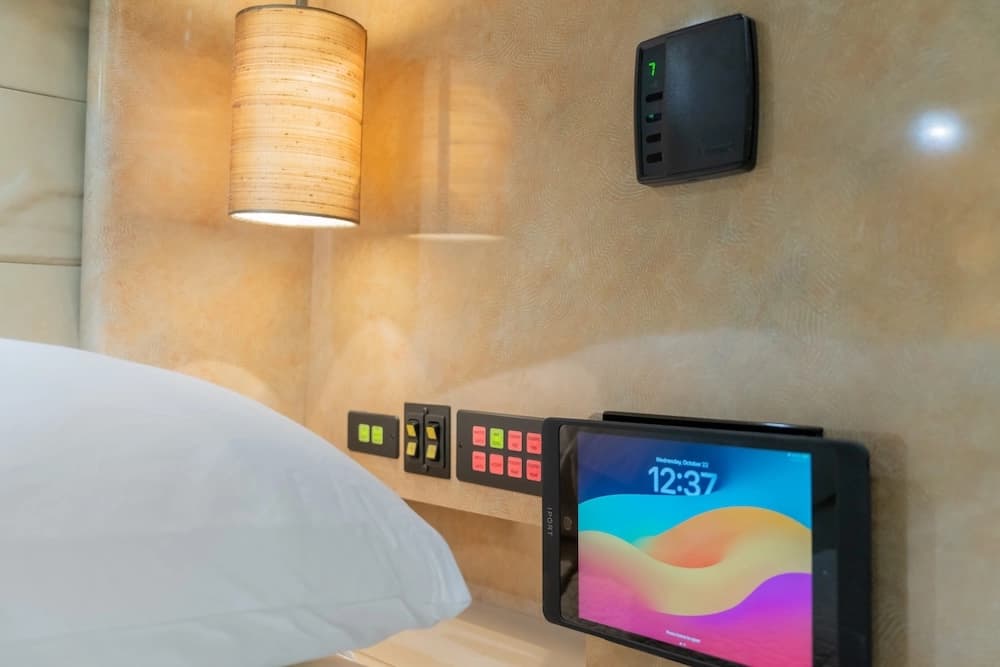 2009 Prevost Marathon H3-45 Motorcoach - Thumbnail 45 2009 Prevost Marathon H3-45 Motorcoach - Thumbnail 45