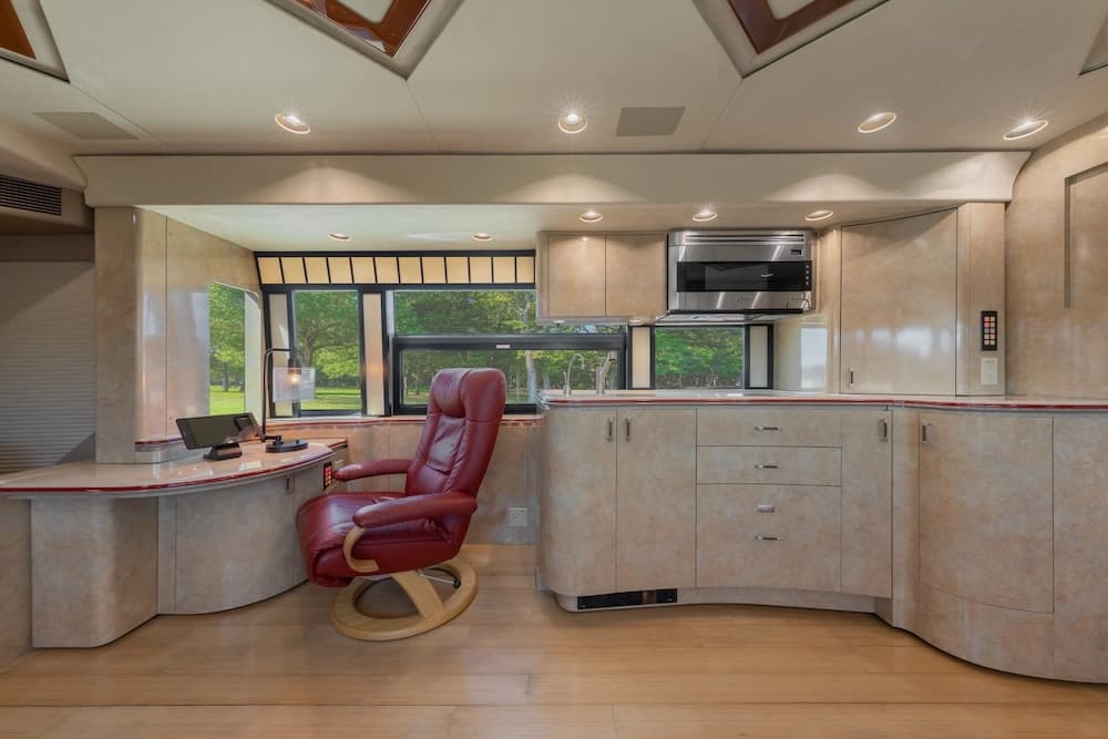 2009 Prevost Marathon H3-45 Motorcoach - Thumbnail 6 2009 Prevost Marathon H3-45 Motorcoach - Thumbnail 6