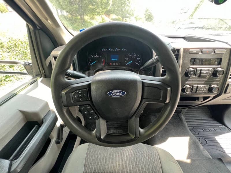 2018 Ford F550 Super Duty Shuttle Bus - Thumbnail 17 2018 Ford F550 Super Duty Shuttle Bus - Thumbnail 17