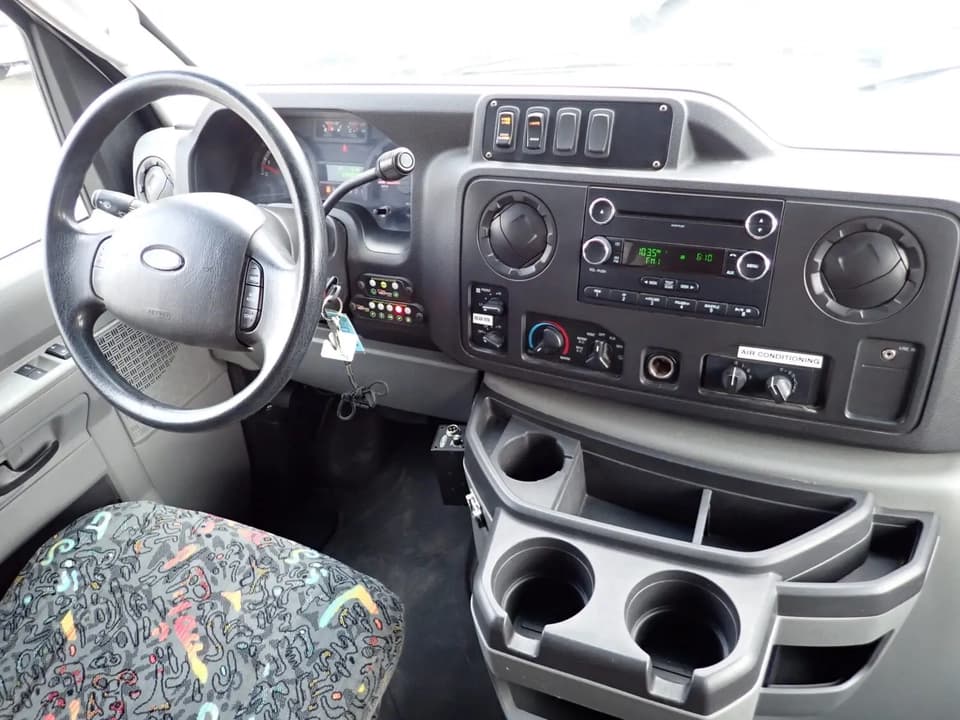 2010 Ameritrans 285 ADA Shuttle Bus - Thumbnail 8 2010 Ameritrans 285 ADA Shuttle Bus - Thumbnail 8