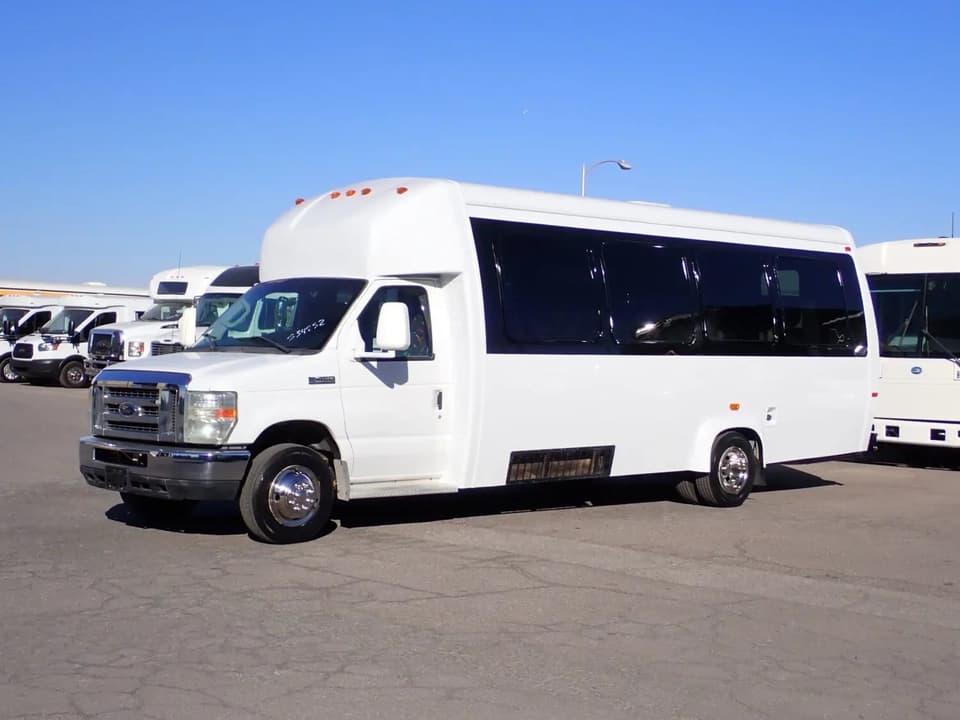 2010 Ameritrans 285 ADA Shuttle Bus - Thumbnail 3 2010 Ameritrans 285 ADA Shuttle Bus - Thumbnail 3