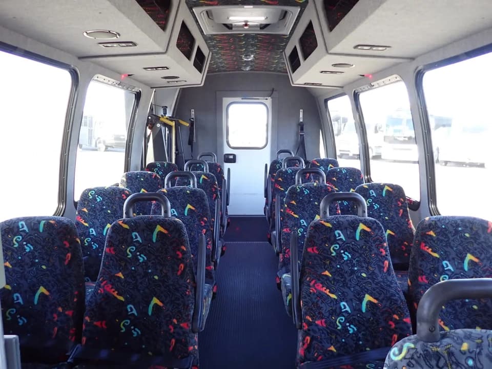 2010 Ameritrans 285 ADA Shuttle Bus - Thumbnail 6 2010 Ameritrans 285 ADA Shuttle Bus - Thumbnail 6