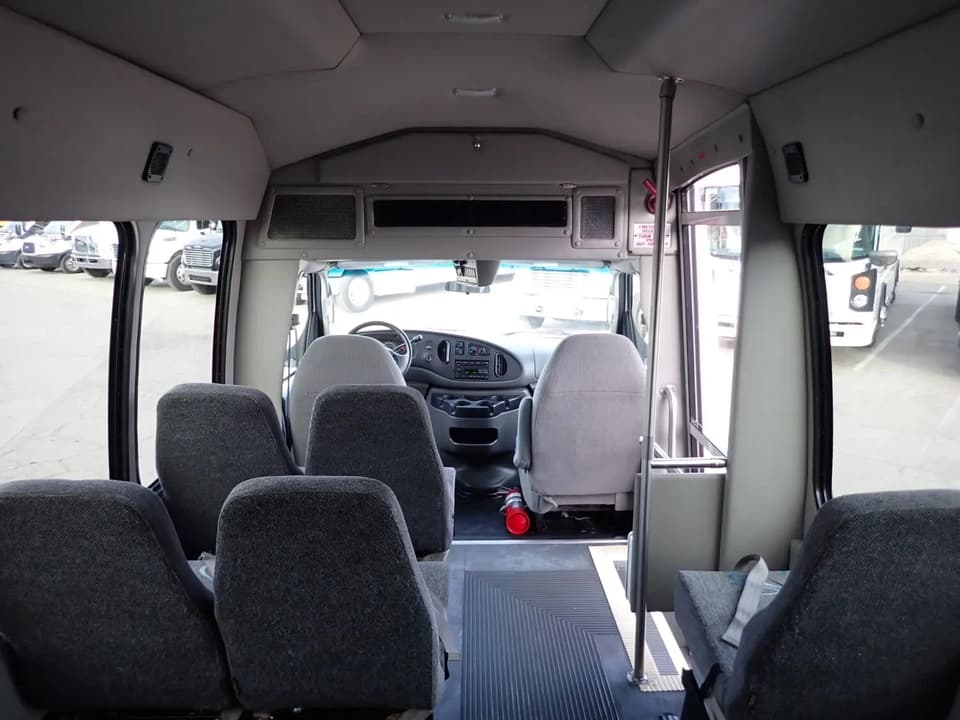 2008 Turtle Top Van Terra Shuttle Bus - Thumbnail 5 2008 Turtle Top Van Terra Shuttle Bus - Thumbnail 5