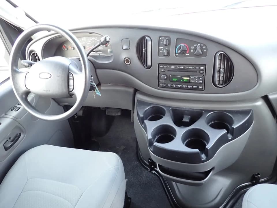 2008 Turtle Top Van Terra Shuttle Bus - Thumbnail 6 2008 Turtle Top Van Terra Shuttle Bus - Thumbnail 6