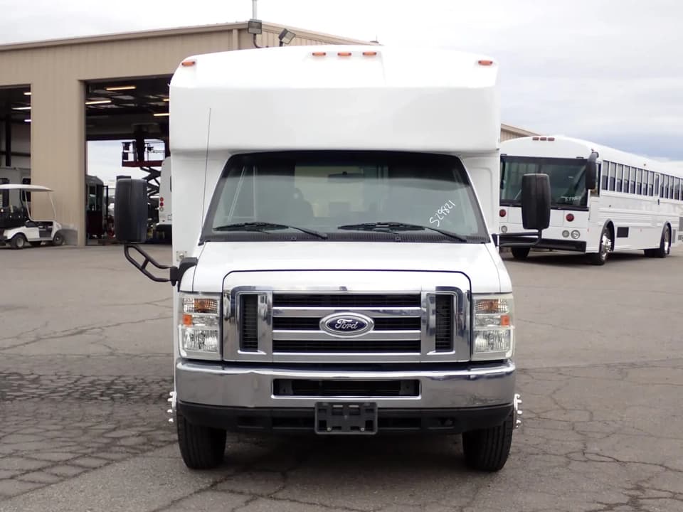 2016 Goshen Impulse ADA Shuttle Bus - Thumbnail 2 2016 Goshen Impulse ADA Shuttle Bus - Thumbnail 2