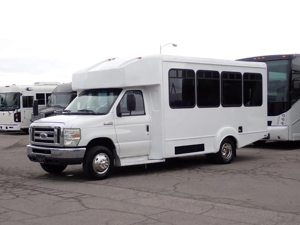 2016 Goshen Impulse ADA Shuttle Bus - Thumbnail 3 2016 Goshen Impulse ADA Shuttle Bus - Thumbnail 3