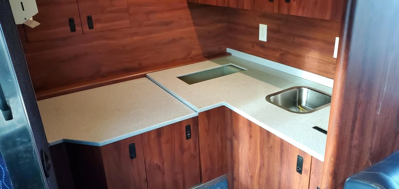 2015 Prevost X3-45 ADA Coach Bus - Thumbnail 15 2015 Prevost X3-45 ADA Coach Bus - Thumbnail 15