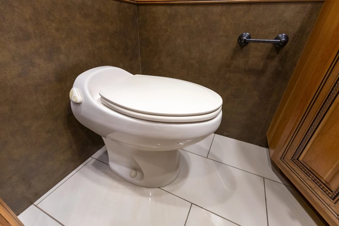 2015 Entegra Cornerstone 45B Motorhome - Thumbnail 23 2015 Entegra Cornerstone 45B Motorhome - Thumbnail 23