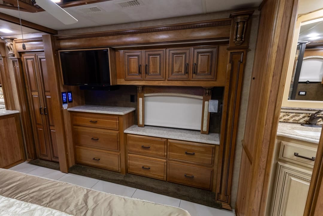 2015 Entegra Cornerstone 45B Motorhome - Thumbnail 27 2015 Entegra Cornerstone 45B Motorhome - Thumbnail 27