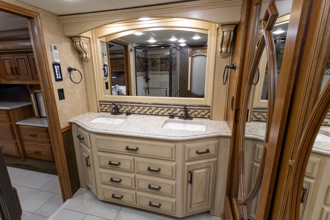 2015 Entegra Cornerstone 45B Motorhome - Thumbnail 28 2015 Entegra Cornerstone 45B Motorhome - Thumbnail 28
