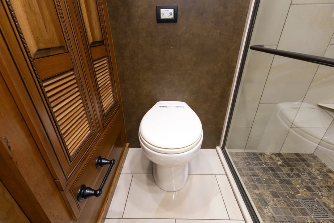 2015 Entegra Cornerstone 45B Motorhome - Thumbnail 30 2015 Entegra Cornerstone 45B Motorhome - Thumbnail 30