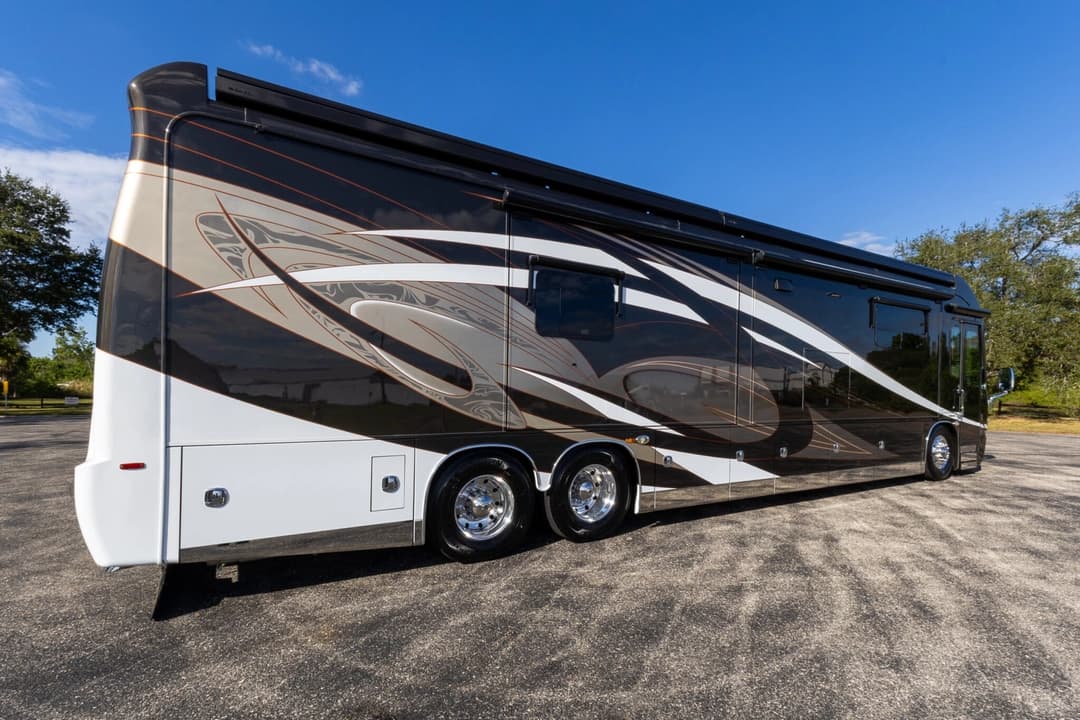2015 Entegra Cornerstone 45B Motorhome - Thumbnail 4 2015 Entegra Cornerstone 45B Motorhome - Thumbnail 4