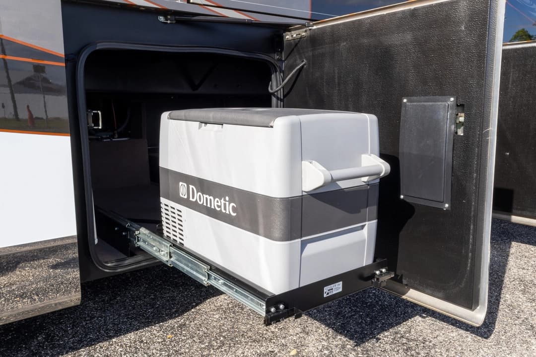 2015 Entegra Cornerstone 45B Motorhome - Thumbnail 36 2015 Entegra Cornerstone 45B Motorhome - Thumbnail 36