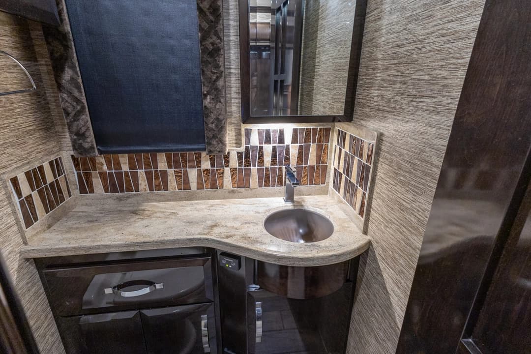 2018 Newmar King Aire 4531 Motorhome - Thumbnail 22 2018 Newmar King Aire 4531 Motorhome - Thumbnail 22