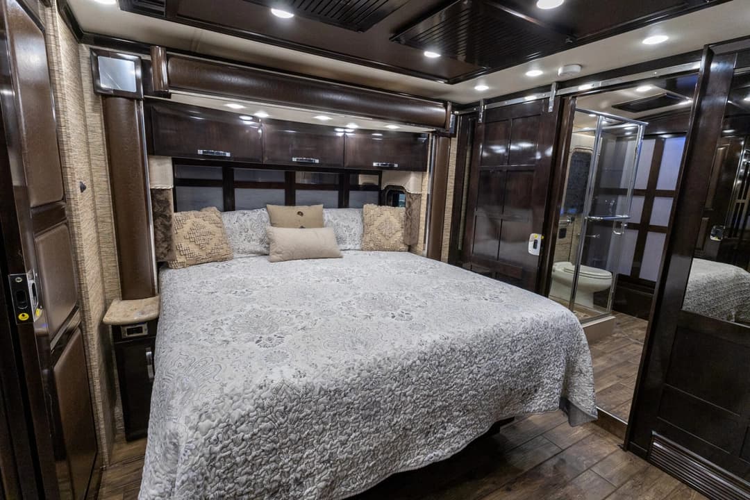 2018 Newmar King Aire 4531 Motorhome - Thumbnail 24 2018 Newmar King Aire 4531 Motorhome - Thumbnail 24