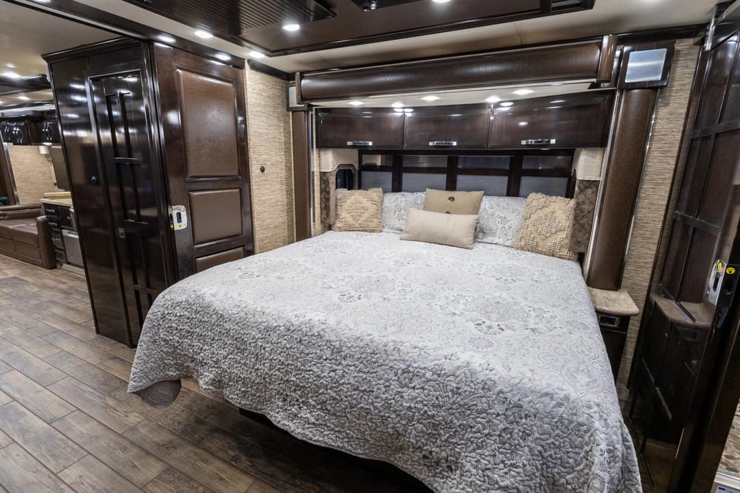 2018 Newmar King Aire 4531 Motorhome - Thumbnail 26 2018 Newmar King Aire 4531 Motorhome - Thumbnail 26
