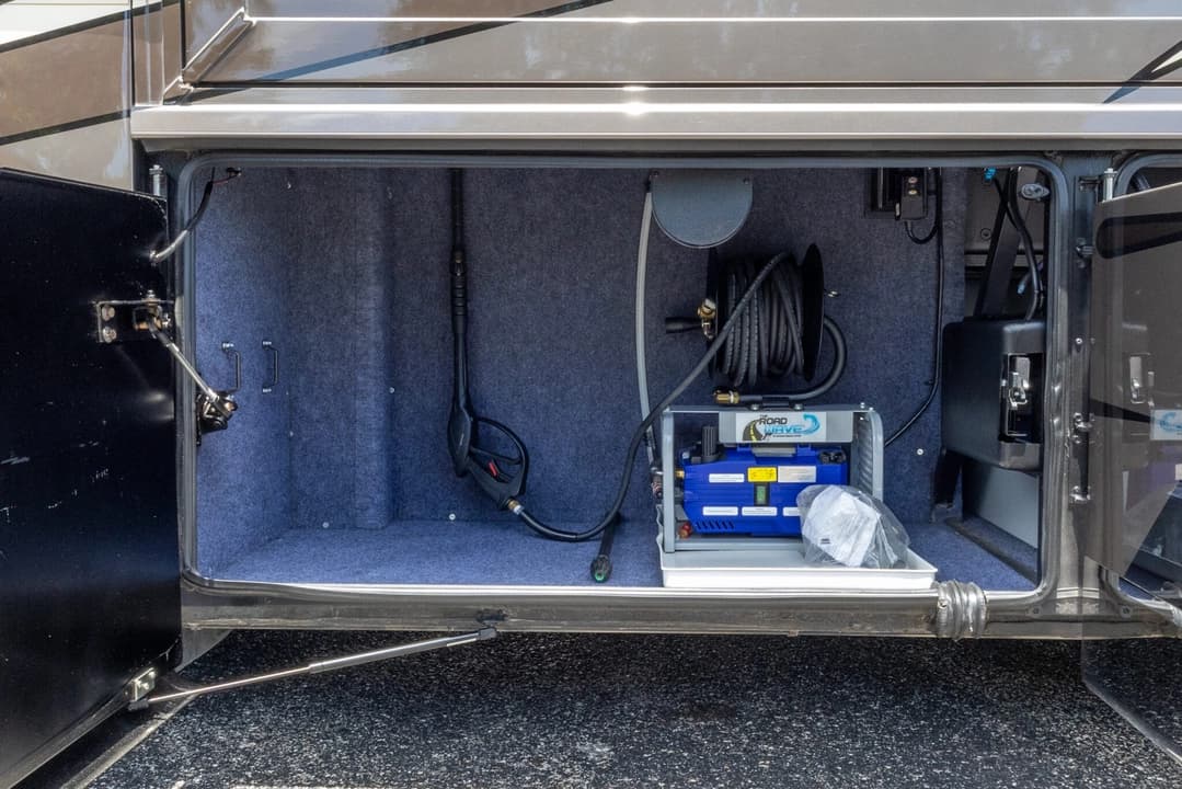 2018 Newmar King Aire 4531 Motorhome - Thumbnail 43 2018 Newmar King Aire 4531 Motorhome - Thumbnail 43