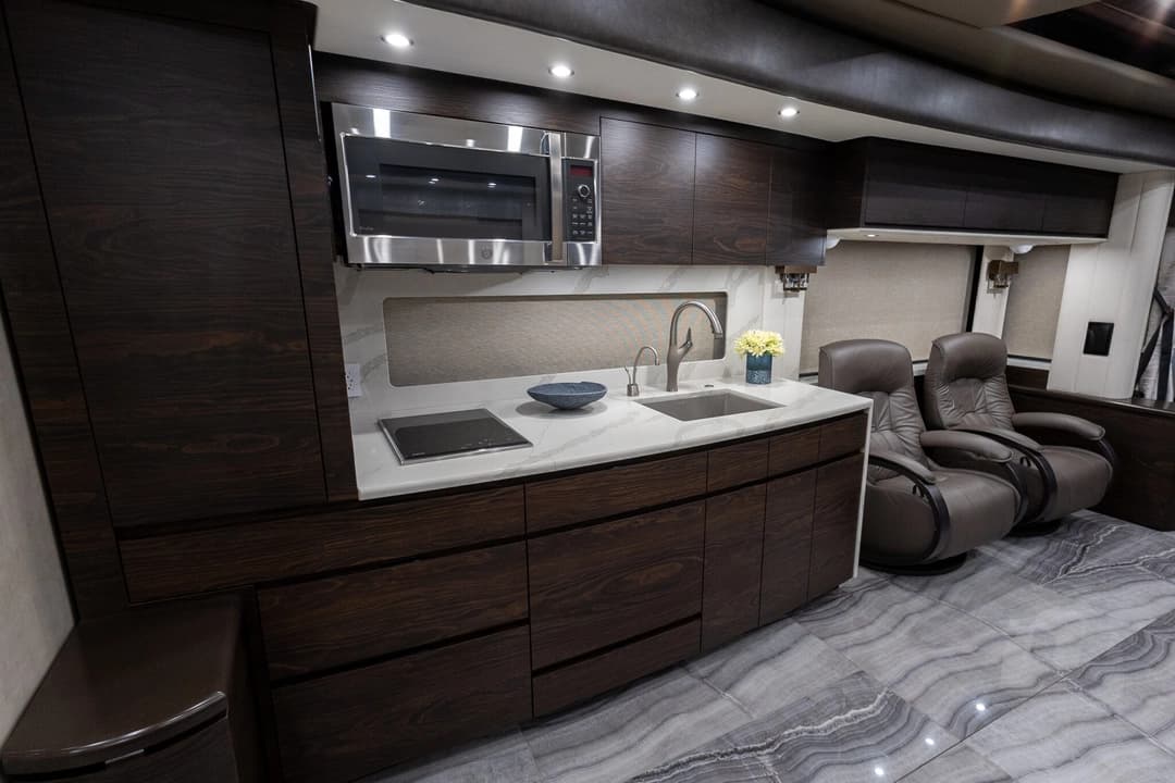 2023 Newell P50 Edition Motorhome - Thumbnail 20 2023 Newell P50 Edition Motorhome - Thumbnail 20