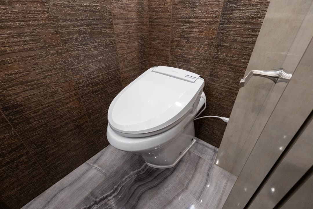 2023 Newell P50 Edition Motorhome - Thumbnail 23 2023 Newell P50 Edition Motorhome - Thumbnail 23