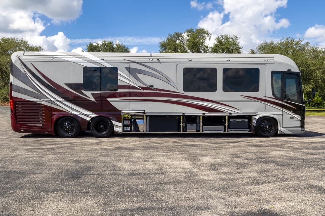 2023 Newell P50 Edition Motorhome - Thumbnail 32 2023 Newell P50 Edition Motorhome - Thumbnail 32