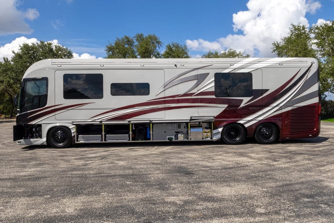 2023 Newell P50 Edition Motorhome - Thumbnail 33 2023 Newell P50 Edition Motorhome - Thumbnail 33