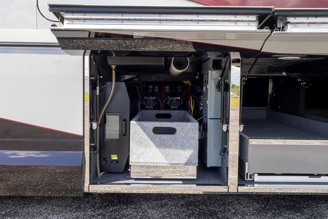 2023 Newell P50 Edition Motorhome - Thumbnail 36 2023 Newell P50 Edition Motorhome - Thumbnail 36