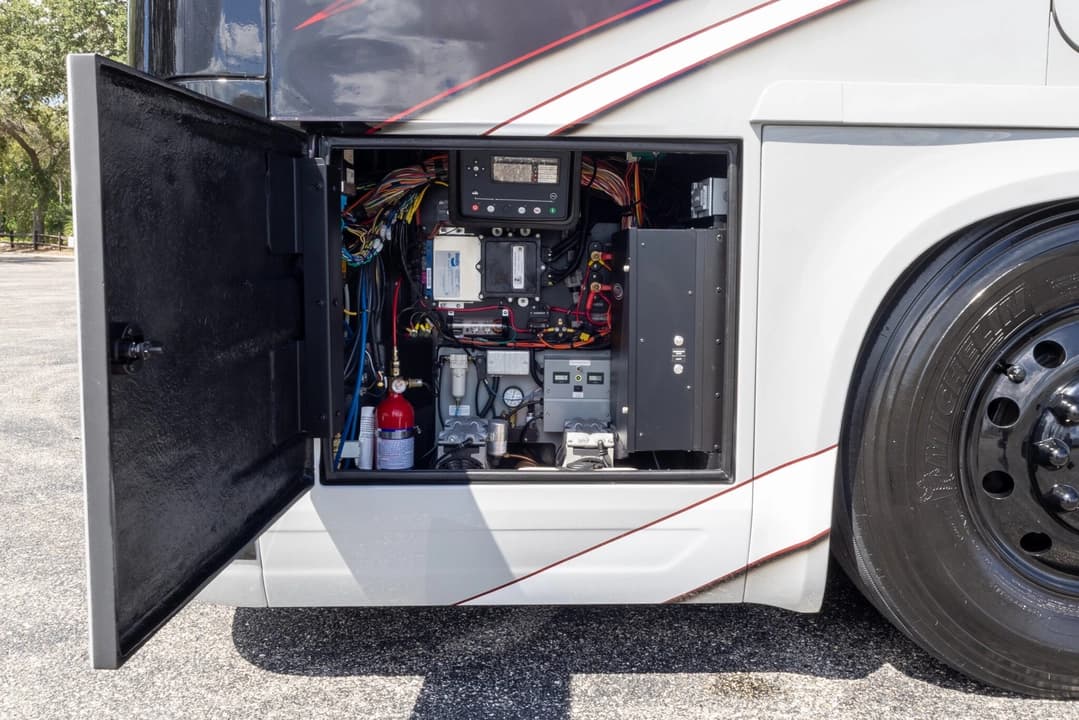 2023 Newell P50 Edition Motorhome - Thumbnail 39 2023 Newell P50 Edition Motorhome - Thumbnail 39