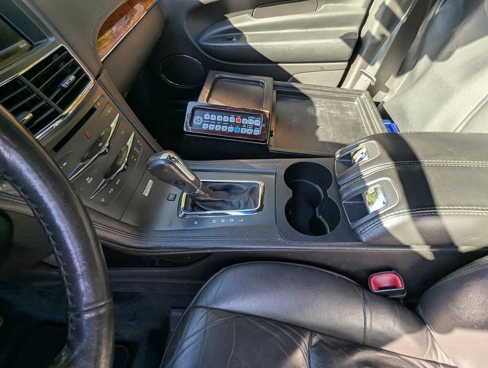 2014 Executive Coach Builders MKT Limousine - Thumbnail 11 2014 Executive Coach Builders MKT Limousine - Thumbnail 11