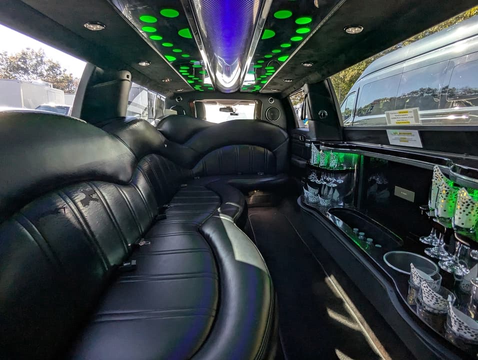 2014 Executive Coach Builders MKT Limousine - Thumbnail 6 2014 Executive Coach Builders MKT Limousine - Thumbnail 6