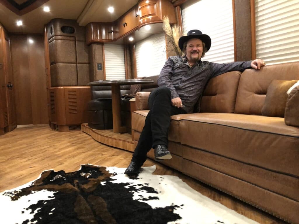 2012 Prevost XLII Motorhome - Thumbnail 12 2012 Prevost XLII Motorhome - Thumbnail 12