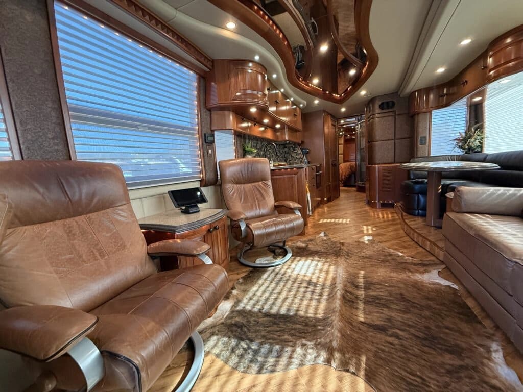 2012 Prevost XLII Motorhome - Thumbnail 14 2012 Prevost XLII Motorhome - Thumbnail 14