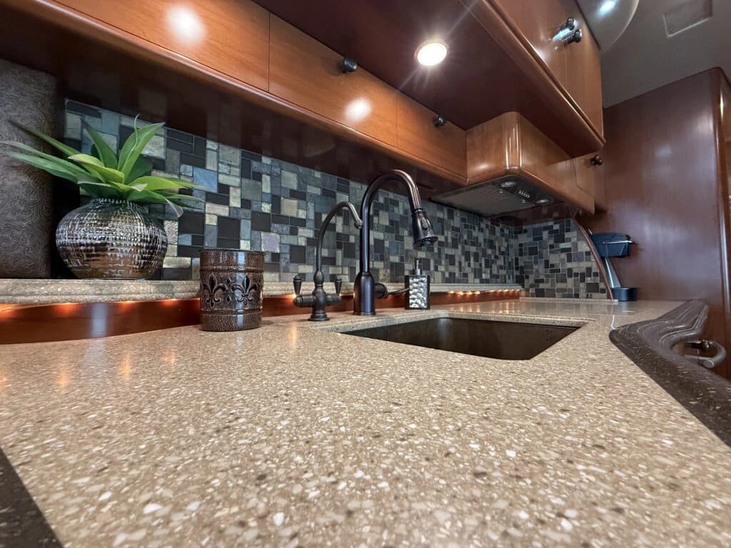 2012 Prevost XLII Motorhome - Thumbnail 16 2012 Prevost XLII Motorhome - Thumbnail 16