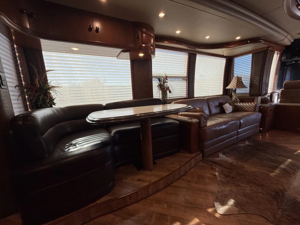 2012 Prevost XLII Motorhome - Thumbnail 19 2012 Prevost XLII Motorhome - Thumbnail 19