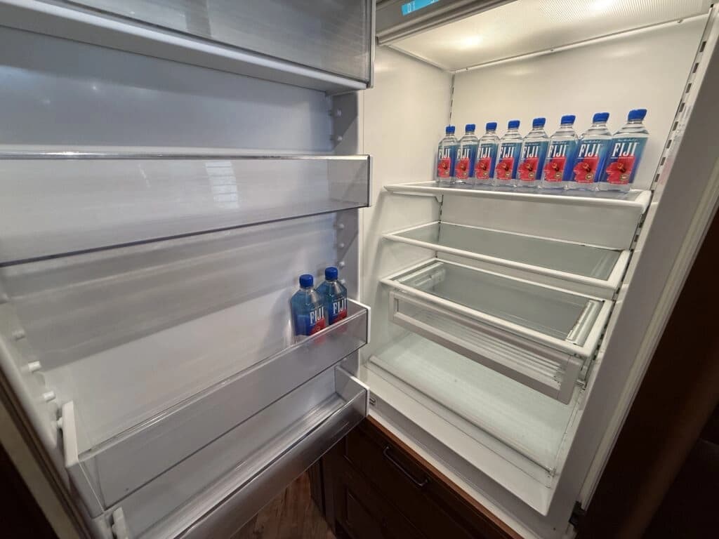 2012 Prevost XLII Motorhome - Thumbnail 23 2012 Prevost XLII Motorhome - Thumbnail 23