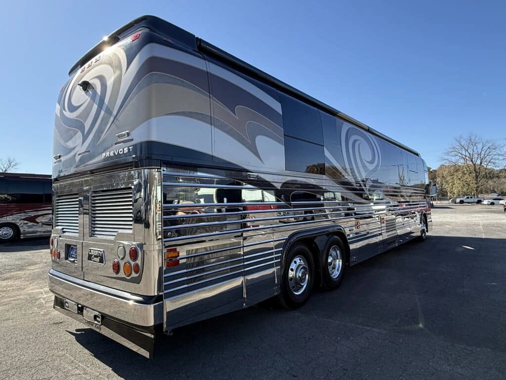 2012 Prevost XLII Motorhome - Thumbnail 4 2012 Prevost XLII Motorhome - Thumbnail 4