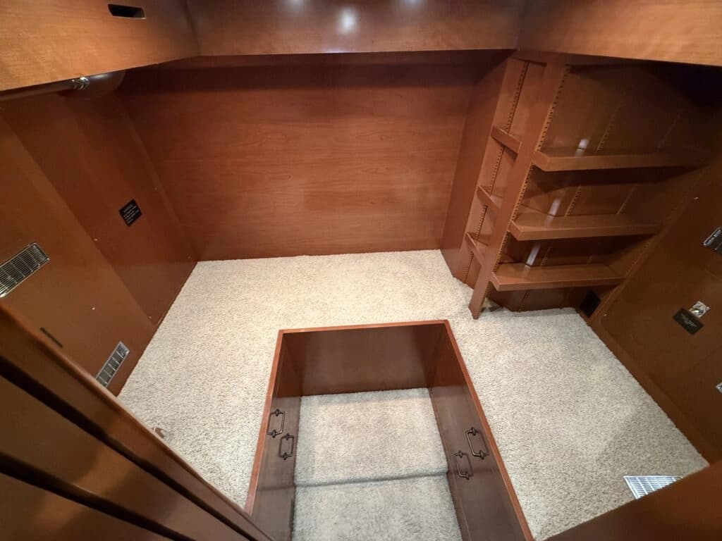 2012 Prevost XLII Motorhome - Thumbnail 34 2012 Prevost XLII Motorhome - Thumbnail 34