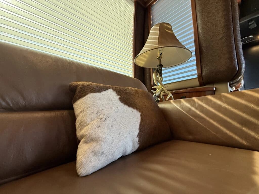 2012 Prevost XLII Motorhome - Thumbnail 41 2012 Prevost XLII Motorhome - Thumbnail 41