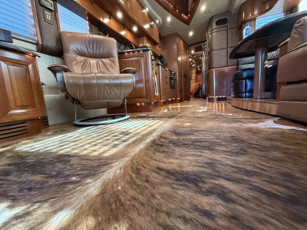 2012 Prevost XLII Motorhome - Thumbnail 42 2012 Prevost XLII Motorhome - Thumbnail 42