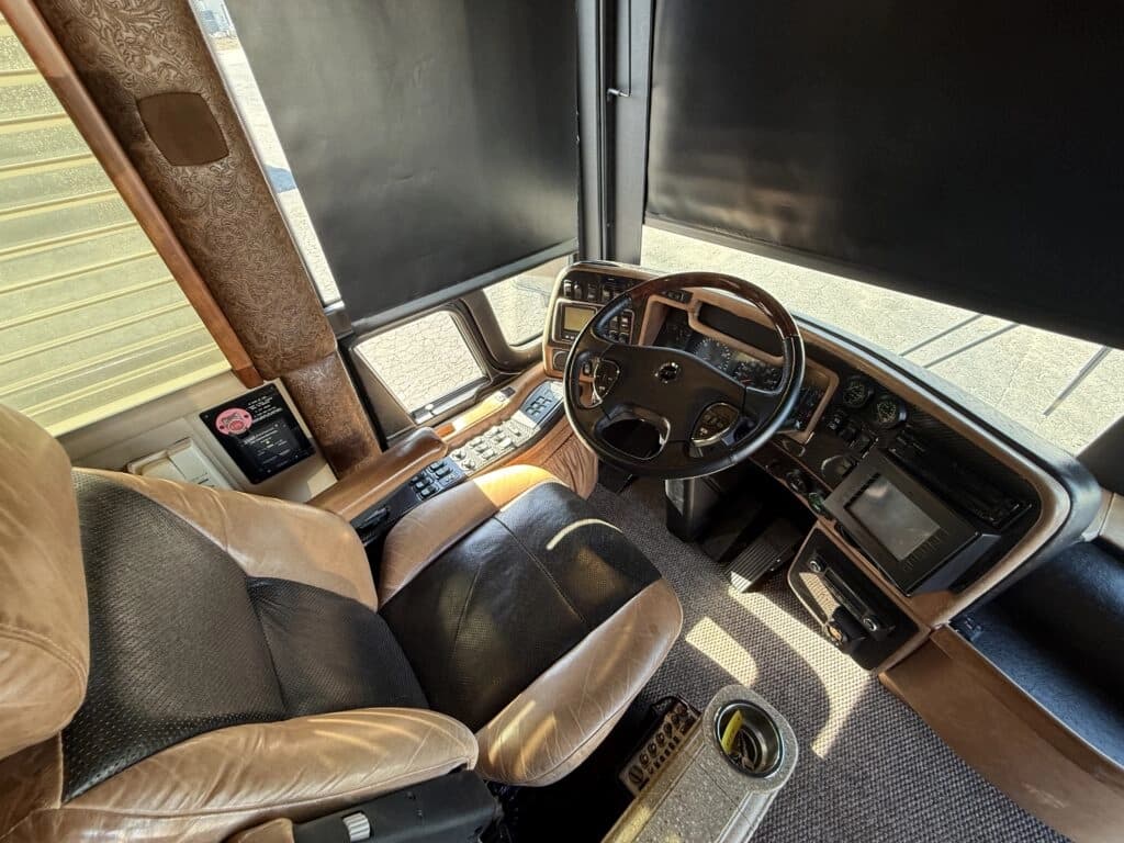 2012 Prevost XLII Motorhome - Thumbnail 43 2012 Prevost XLII Motorhome - Thumbnail 43