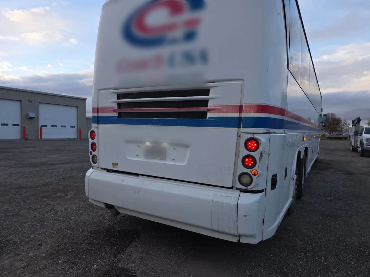 2012 MCI J4500 - Thumbnail 6 2012 MCI J4500 - Thumbnail 6