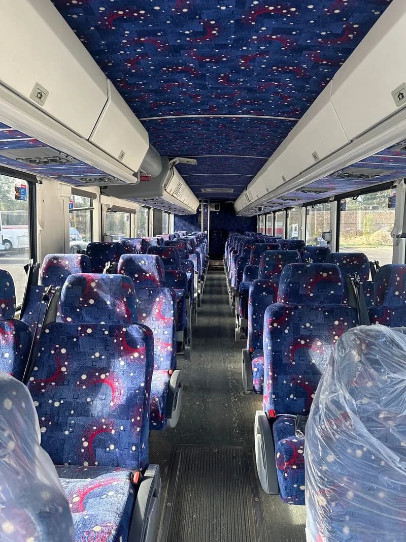 2012 MCI D4505 ADA - Thumbnail 5 2012 MCI D4505 ADA - Thumbnail 5