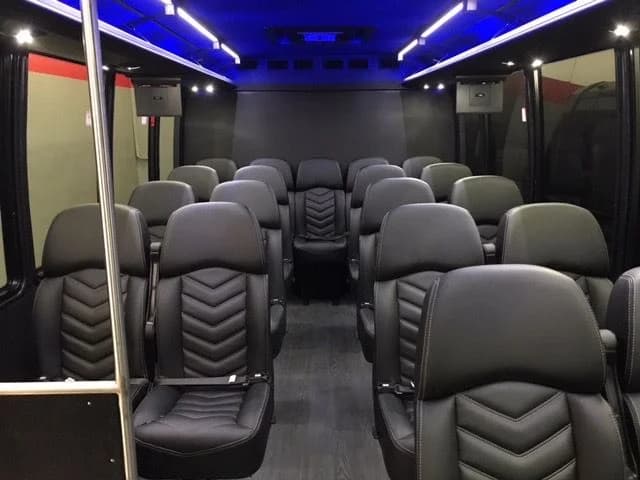 2017 Ford F-450 bus 2017 Ford F-450 bus