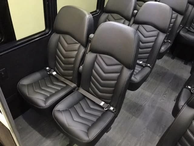 2017 Ford F-450 - Thumbnail 2 2017 Ford F-450 - Thumbnail 2