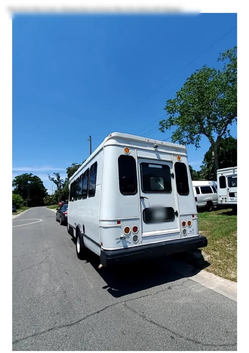 2017 Ford E-450 Superduty - Thumbnail 4 2017 Ford E-450 Superduty - Thumbnail 4