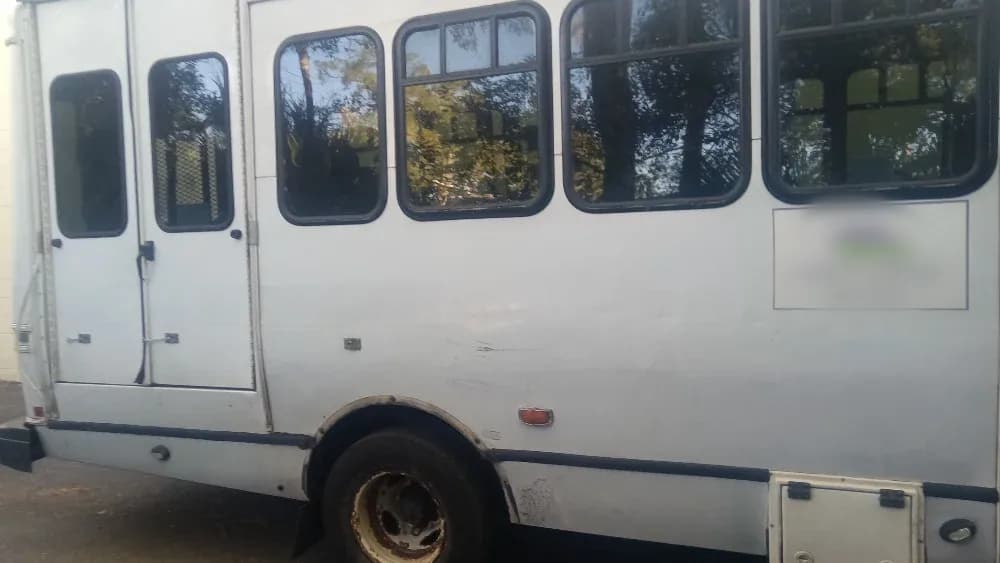 2013 Ford Superduty E-350 - Thumbnail 4 2013 Ford Superduty E-350 - Thumbnail 4