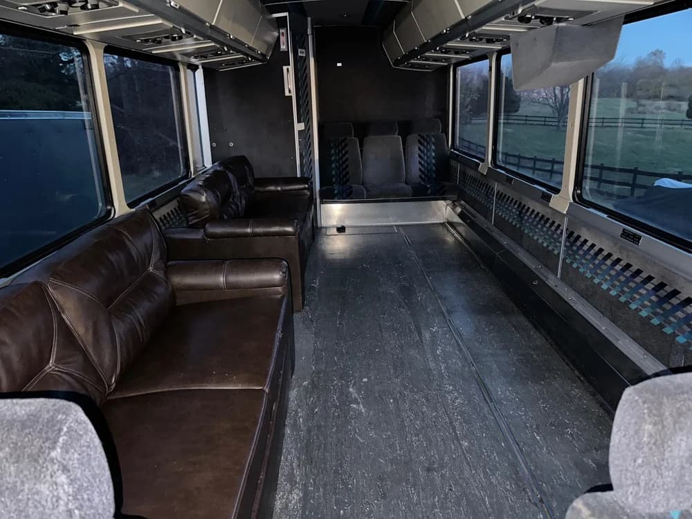 1989 MCI 102-C3 - Thumbnail 12 1989 MCI 102-C3 - Thumbnail 12